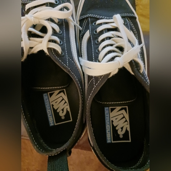 Vans sz 7.5 - Picture 1 of 7